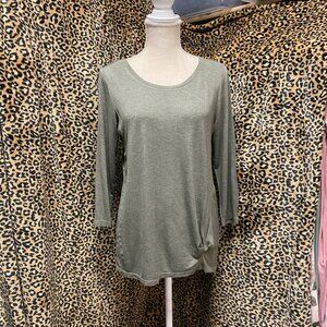 EUC*Jane & Delancy*¾ Sleeves*T-shirt style w/knotted hem